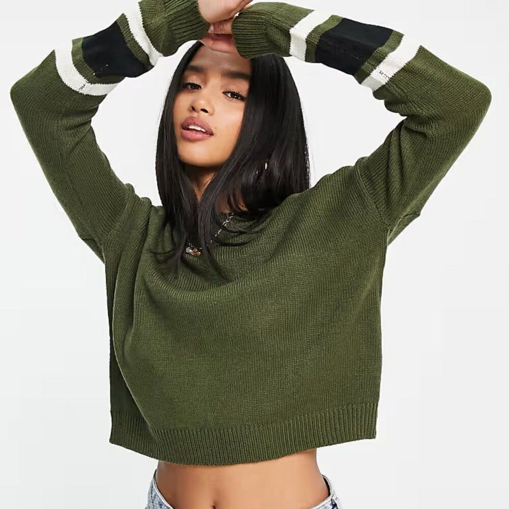 NWT BRAVE SOUL LONDON Seattle Stripe Sleeve Cropped Sweater M Crewneck Grunge